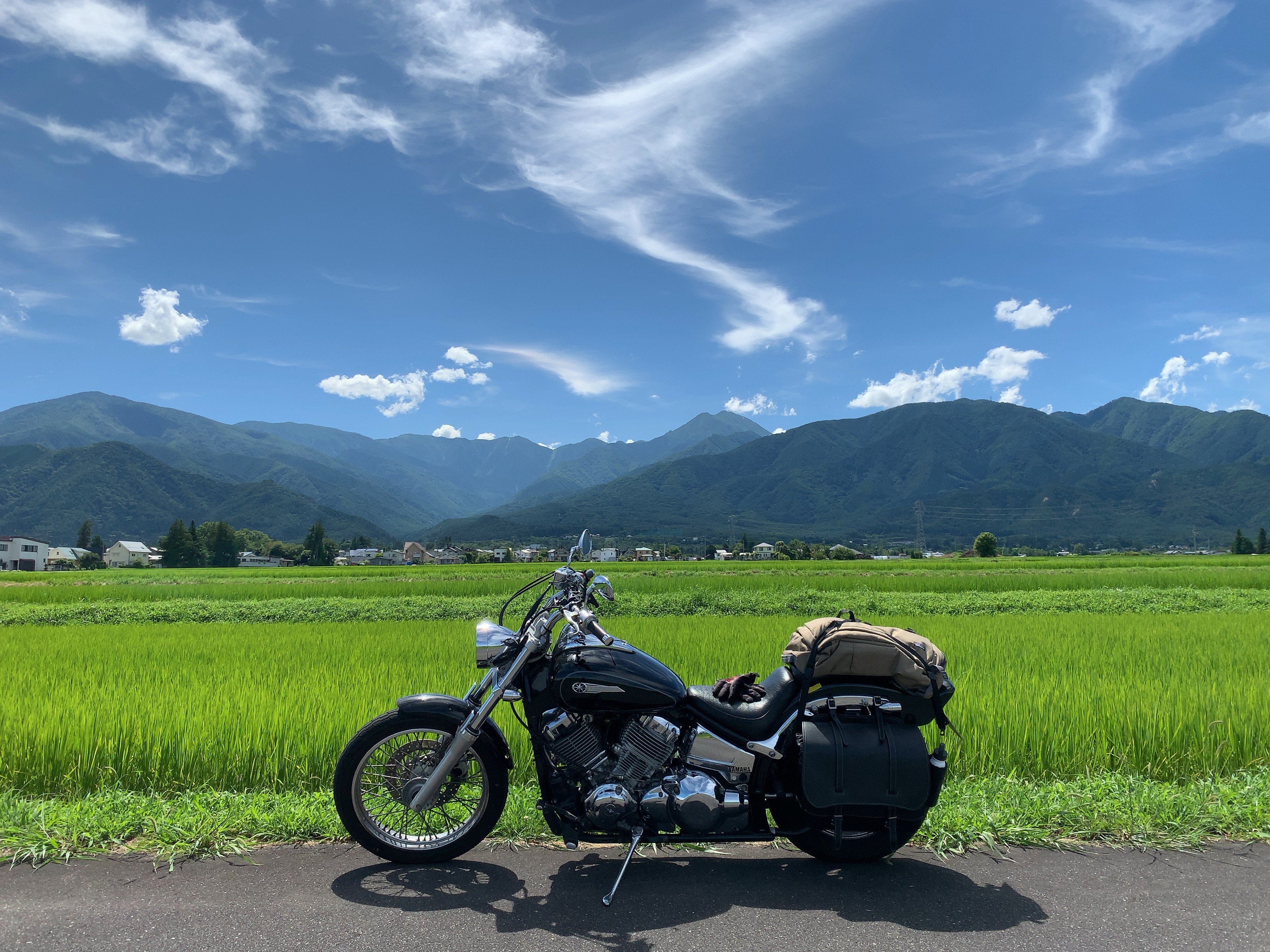 穂高柏原から常念岳を望む